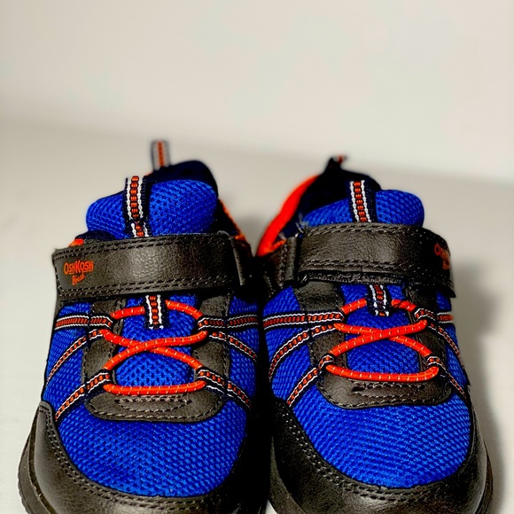 Oshkosh b’gosh Toddler boys sneaker - Picture 1 of 6